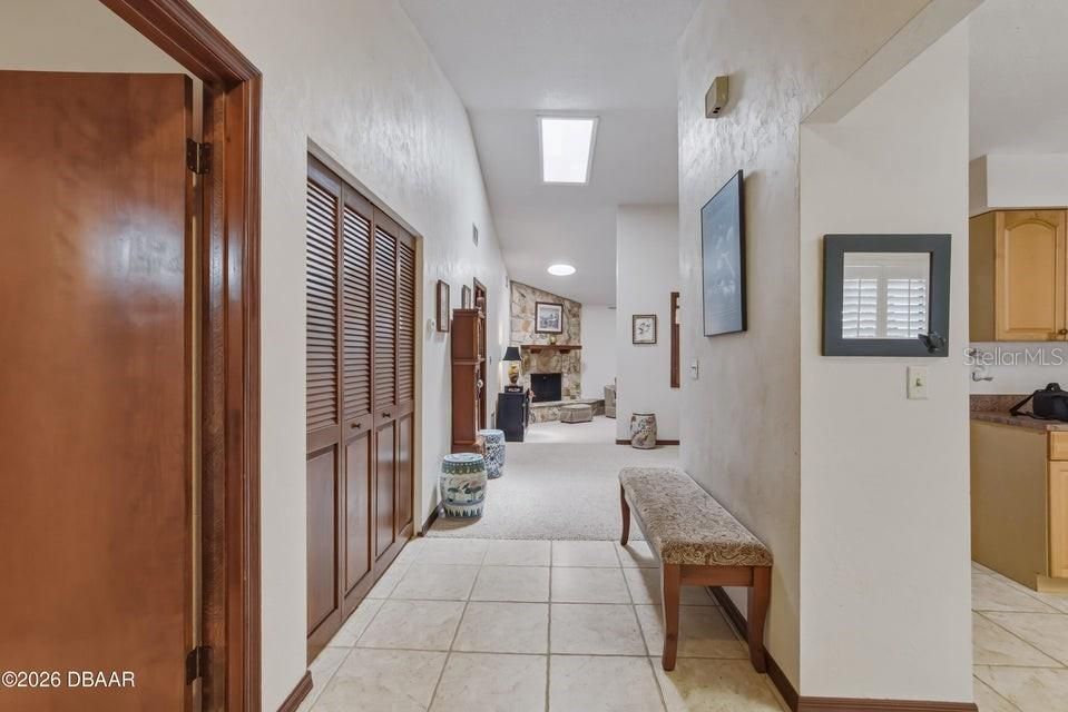 For Sale: $249,900 (2 beds, 2 baths, 1439 Square Feet)