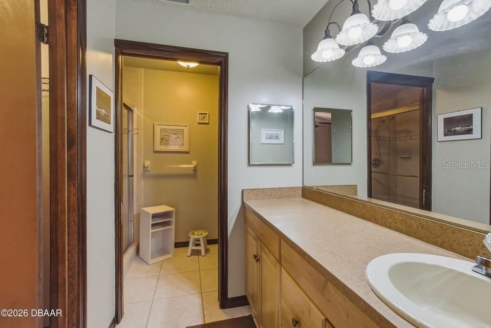 For Sale: $249,900 (2 beds, 2 baths, 1439 Square Feet)