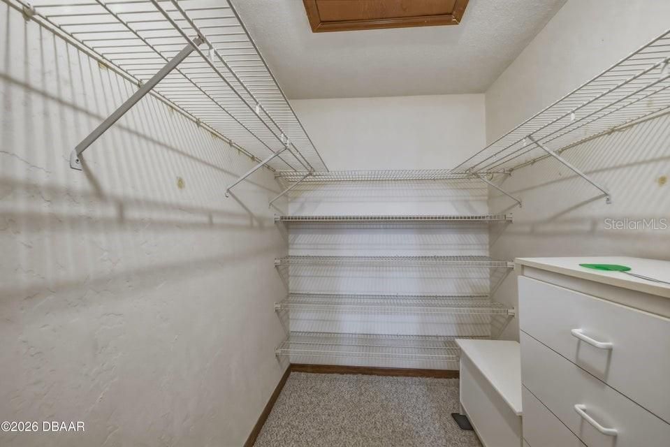 For Sale: $249,900 (2 beds, 2 baths, 1439 Square Feet)