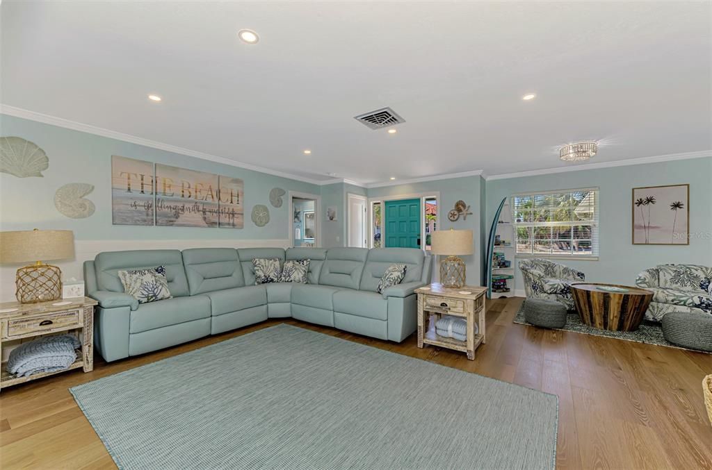 For Rent: $12,000 (3 beds, 2 baths, 1511 Square Feet)