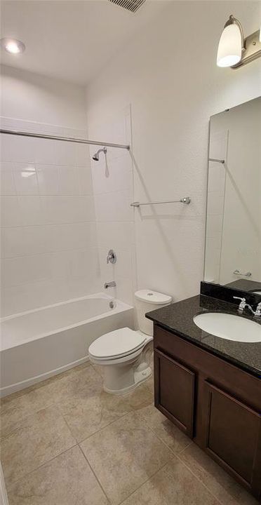 Activo con contrato: $3,275 (4 camas, 3 baños, 2665 Pies cuadrados)