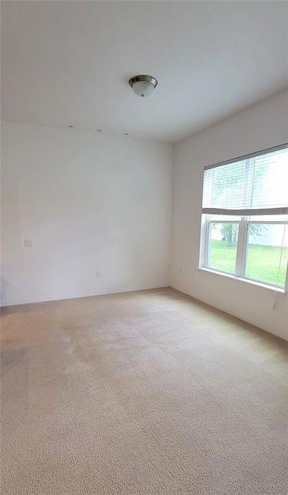 Activo con contrato: $3,275 (4 camas, 3 baños, 2665 Pies cuadrados)