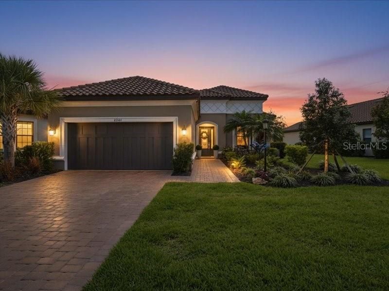 En Venta: $950,000 (3 camas, 2 baños, 2107 Pies cuadrados)