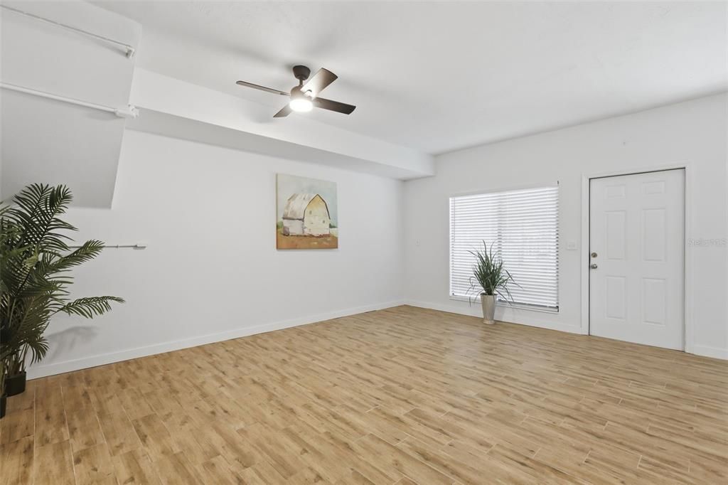На продажу: $799,900 (4 спален, 2 ванн, 3692 Квадратных фут)
