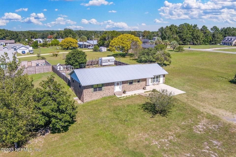 На продажу: $355,000 (4 спален, 2 ванн, 1988 Квадратных фут)