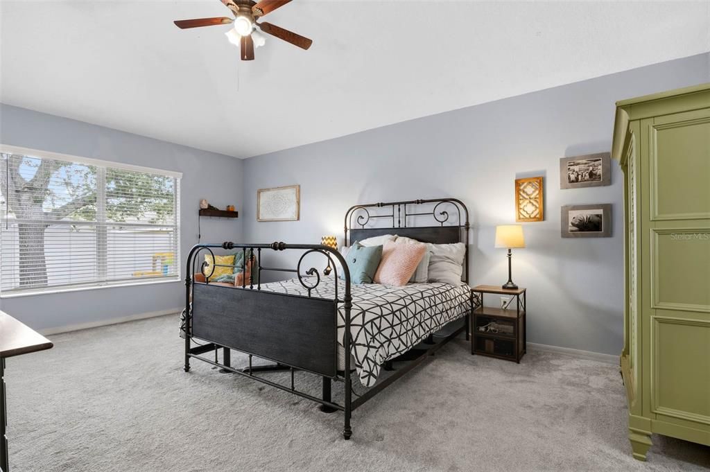For Sale: $400,000 (4 beds, 3 baths, 2653 Square Feet)
