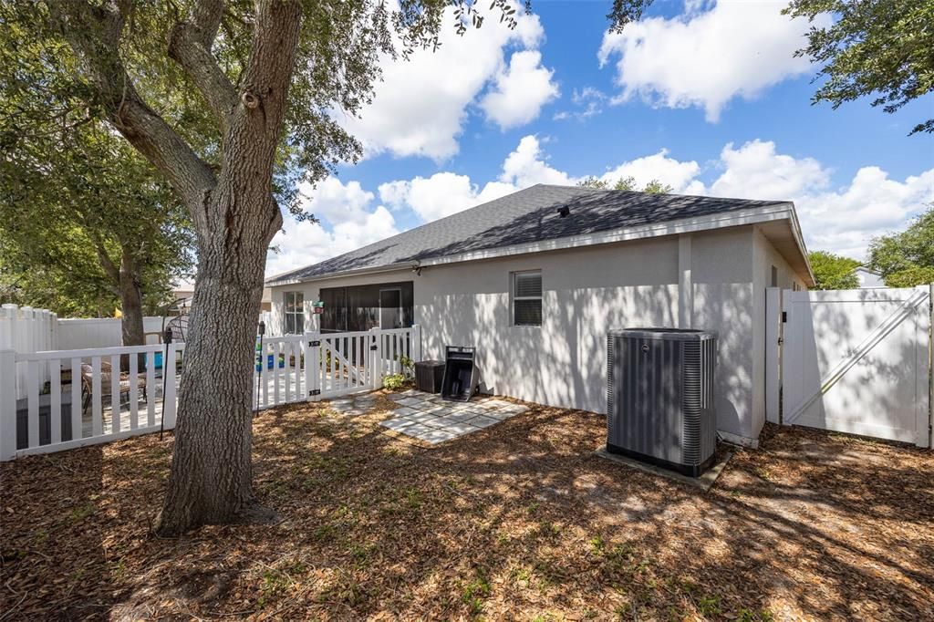 For Sale: $400,000 (4 beds, 3 baths, 2653 Square Feet)