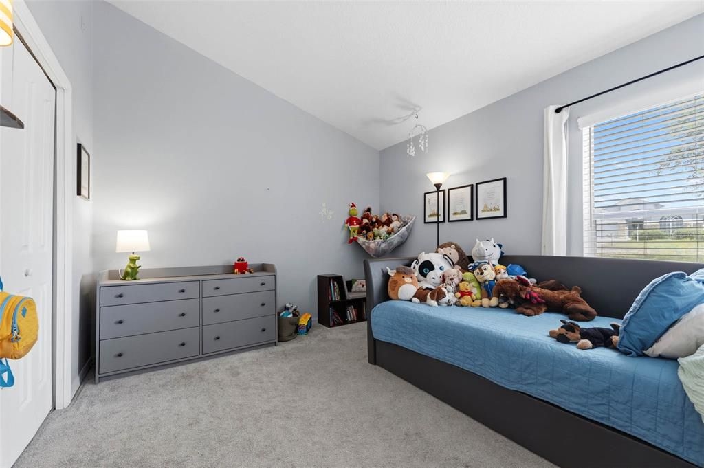 For Sale: $400,000 (4 beds, 3 baths, 2653 Square Feet)