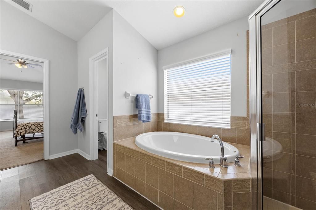 For Sale: $400,000 (4 beds, 3 baths, 2653 Square Feet)