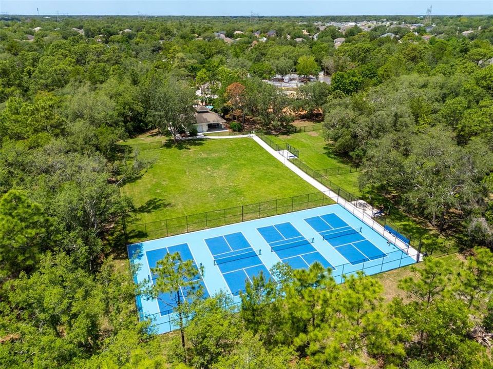 For Sale: $400,000 (4 beds, 3 baths, 2653 Square Feet)