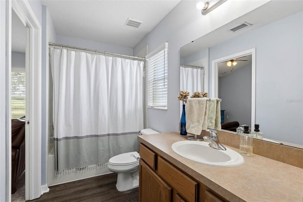 For Sale: $400,000 (4 beds, 3 baths, 2653 Square Feet)