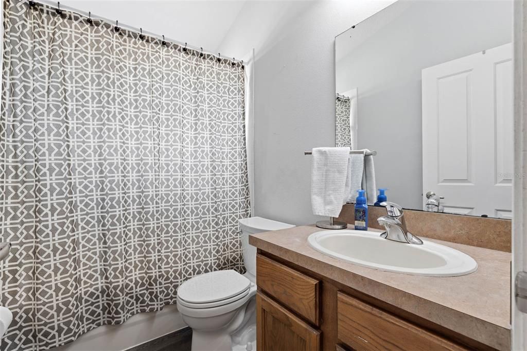 For Sale: $400,000 (4 beds, 3 baths, 2653 Square Feet)