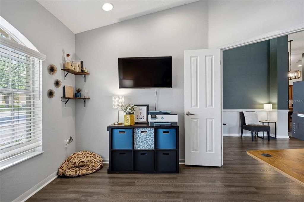 For Sale: $400,000 (4 beds, 3 baths, 2653 Square Feet)