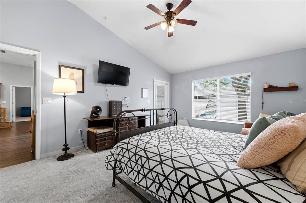 For Sale: $400,000 (4 beds, 3 baths, 2653 Square Feet)