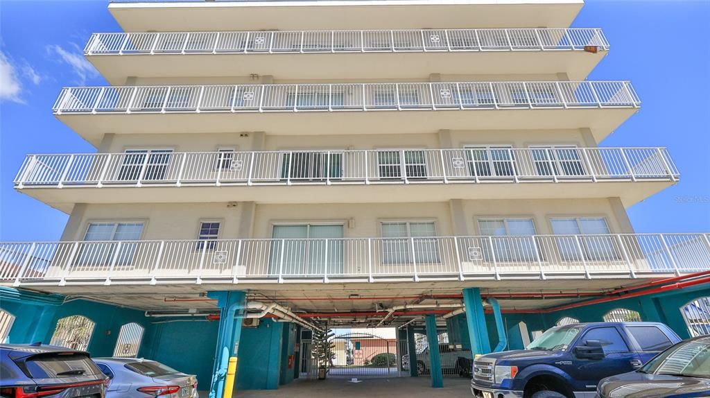 На продажу: $265,000 (2 спален, 2 ванн, 1682 Квадратных фут)