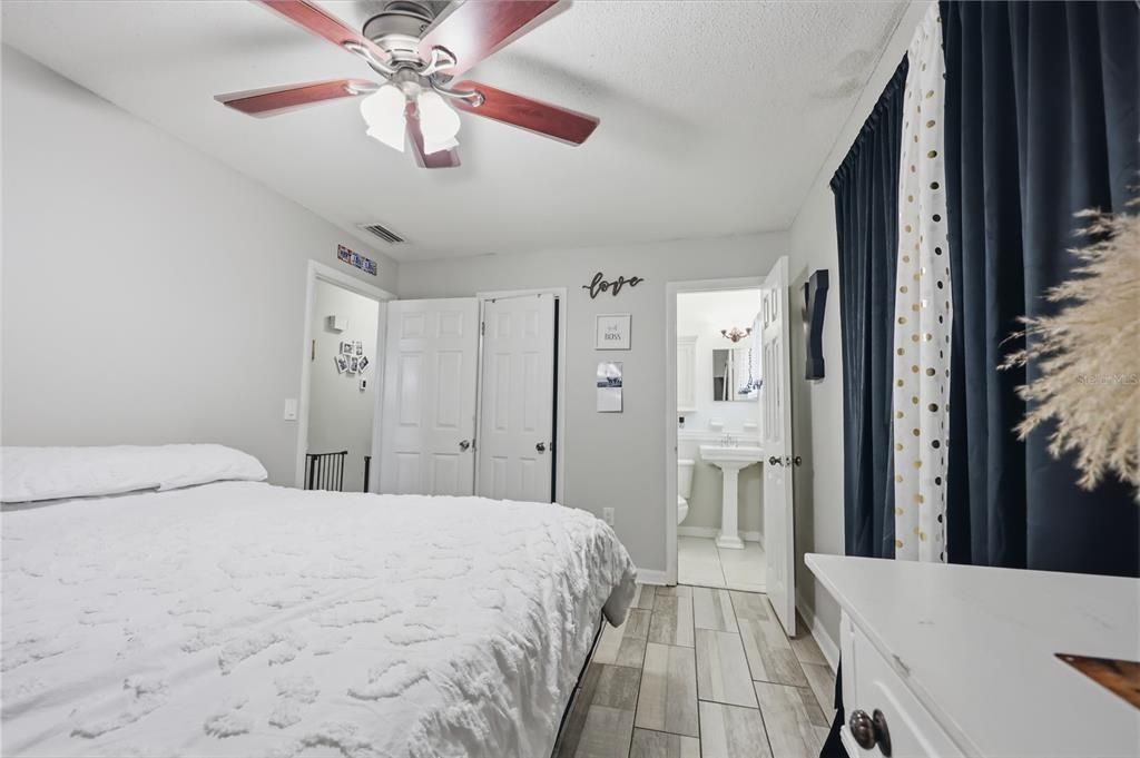 For Sale: $329,900 (3 beds, 1 baths, 1200 Square Feet)