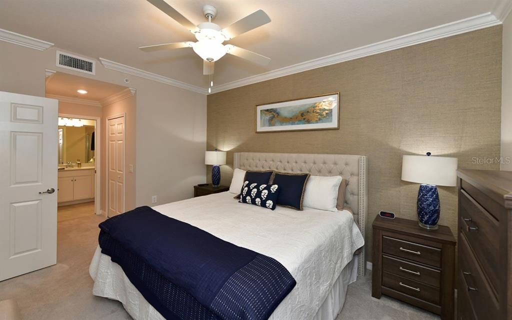 For Rent: $5,500 (2 beds, 2 baths, 1142 Square Feet)