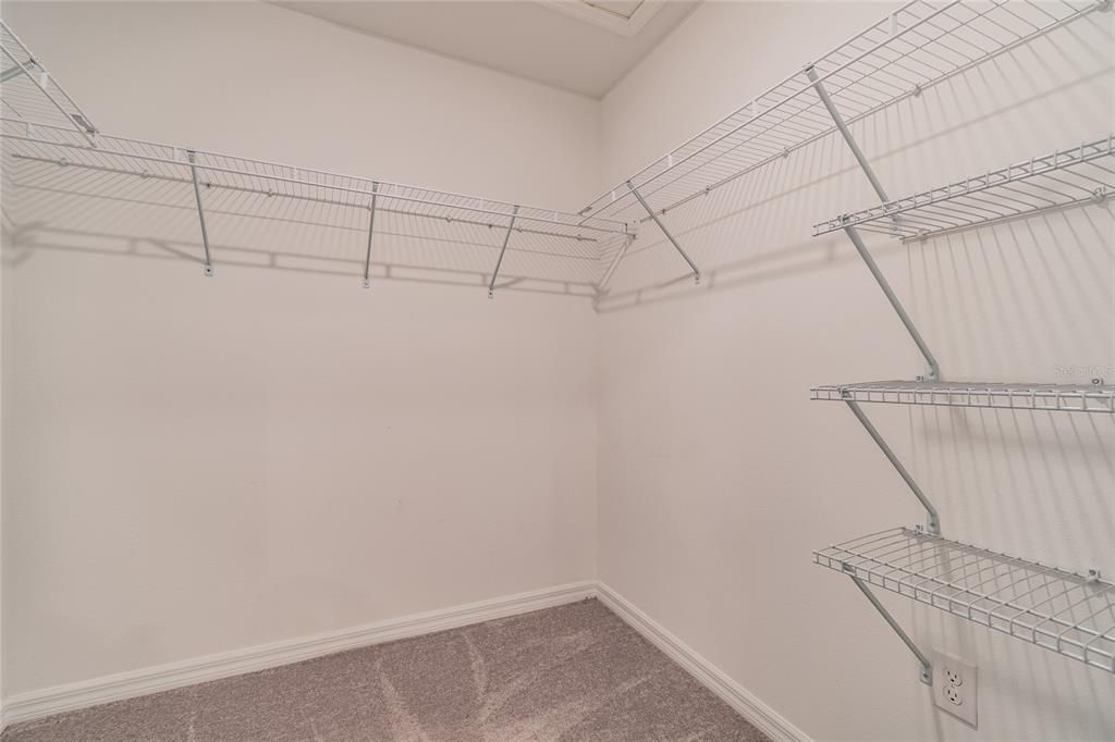 For Sale: $289,000 (3 beds, 2 baths, 1663 Square Feet)
