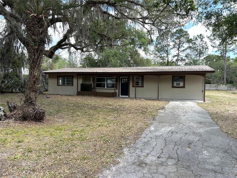 For Sale: $289,900 (3 beds, 1 baths, 1330 Square Feet)
