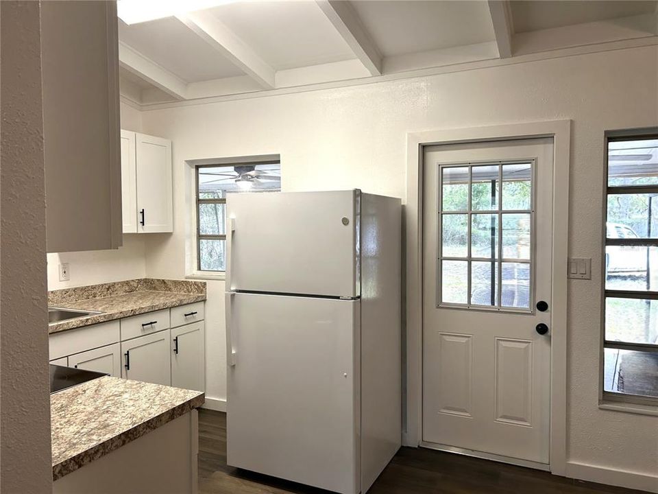 For Sale: $289,900 (3 beds, 1 baths, 1330 Square Feet)