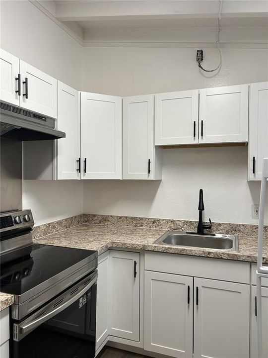 For Sale: $289,900 (3 beds, 1 baths, 1330 Square Feet)