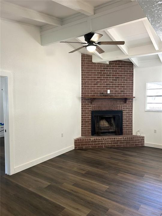 For Sale: $289,900 (3 beds, 1 baths, 1330 Square Feet)