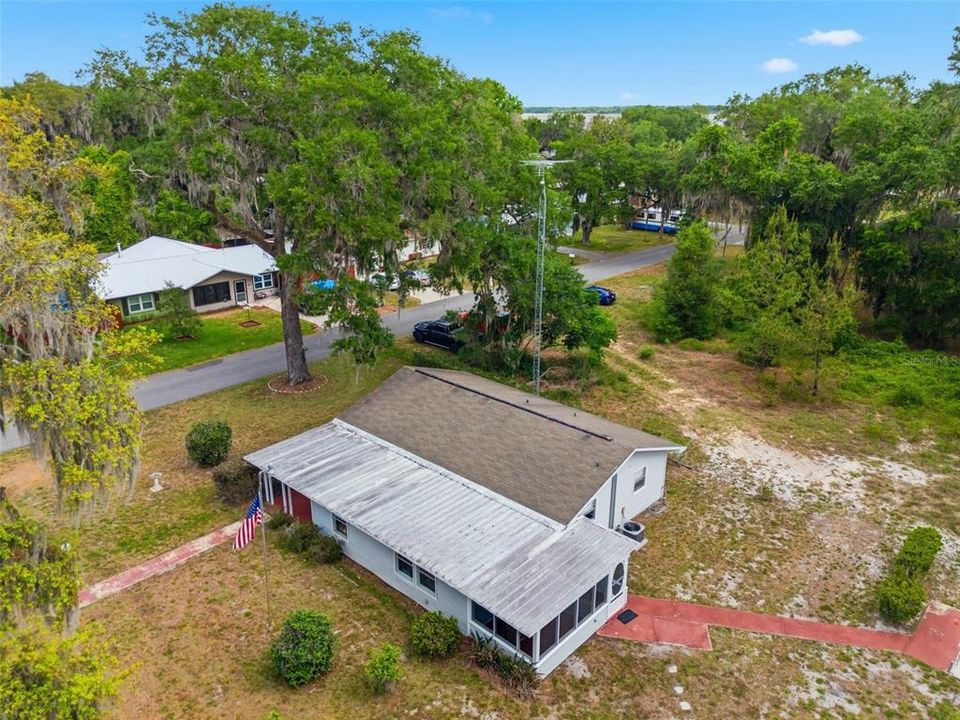 For Sale: $187,800 (2 beds, 1 baths, 1308 Square Feet)