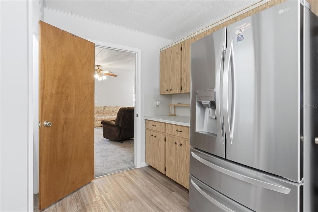 For Sale: $187,800 (2 beds, 1 baths, 1308 Square Feet)