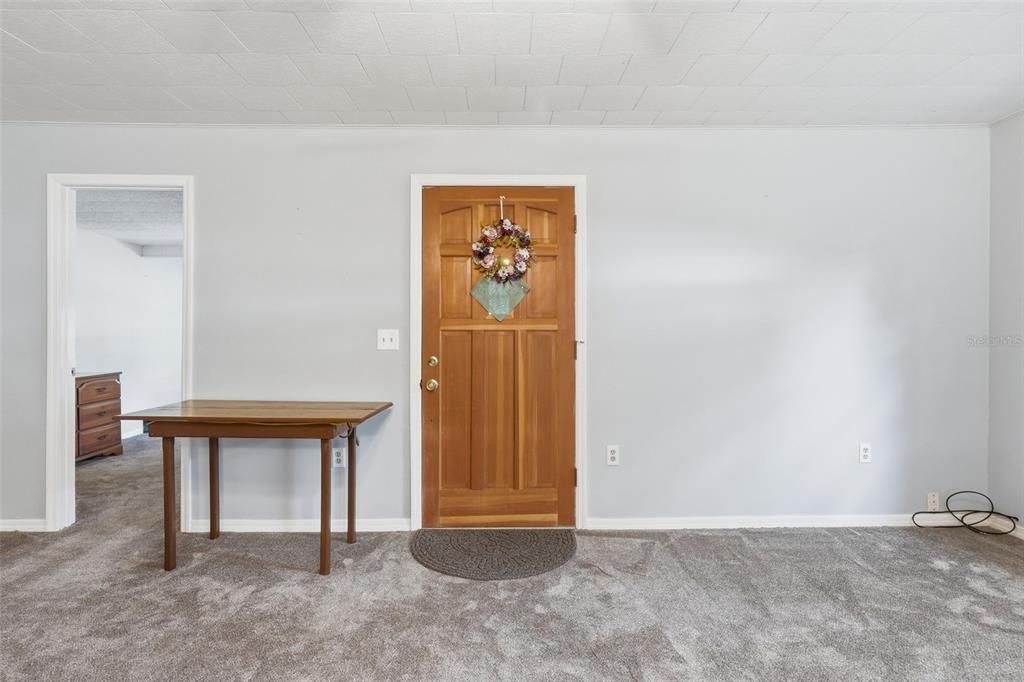 For Sale: $187,800 (2 beds, 1 baths, 1308 Square Feet)