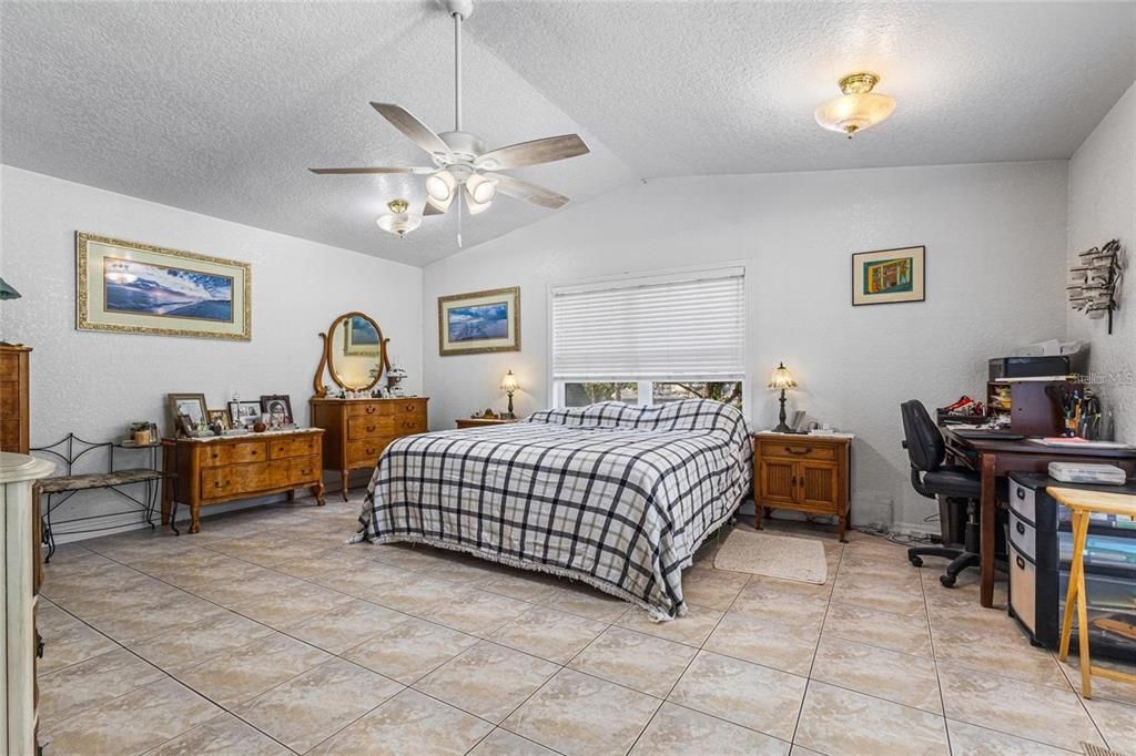 В аренду: $4,299 (3 спален, 2 ванн, 2501 Квадратных фут)