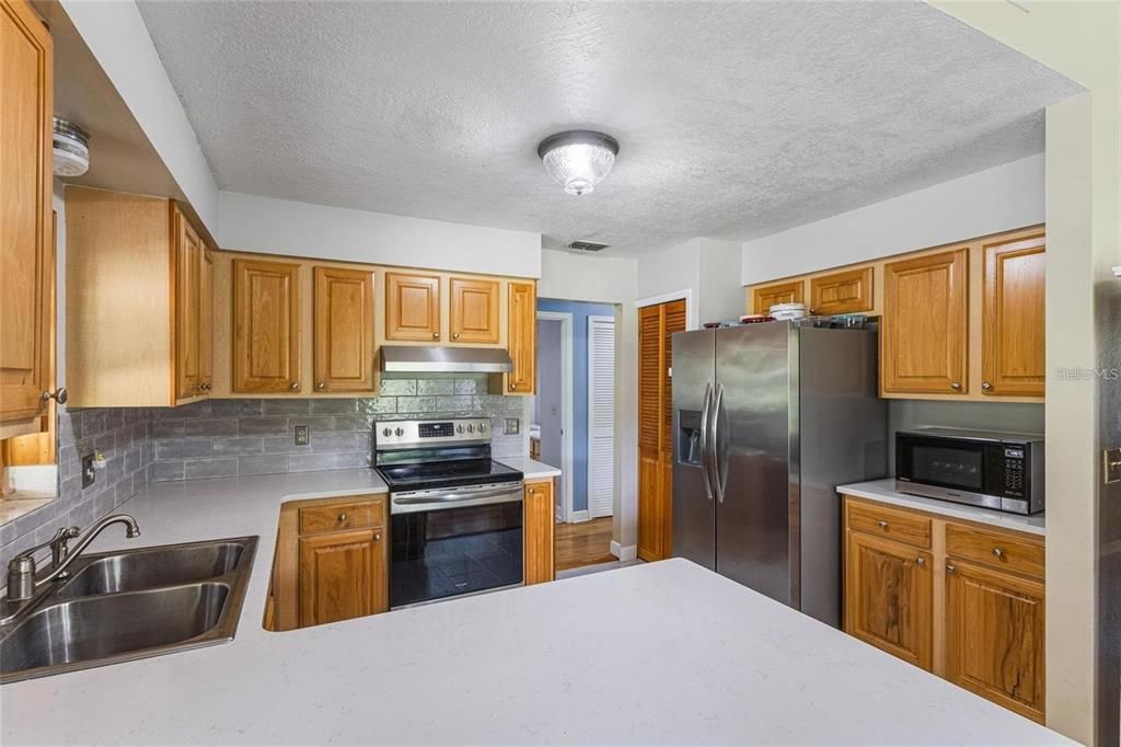 В аренду: $4,299 (3 спален, 2 ванн, 2501 Квадратных фут)