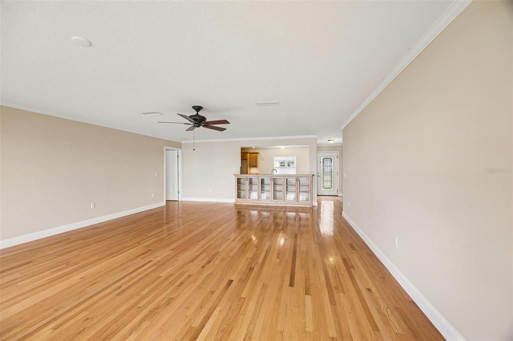En Venta: $650,000 (3 camas, 2 baños, 1850 Pies cuadrados)