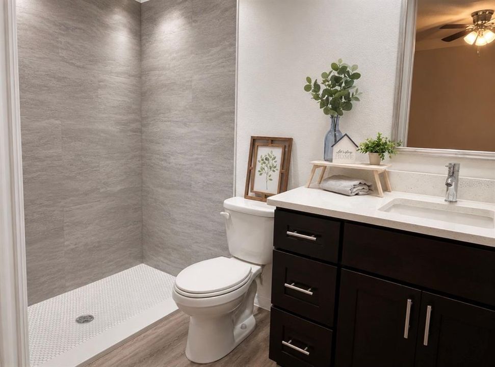 Activo con contrato: $259,900 (3 camas, 2 baños, 1349 Pies cuadrados)