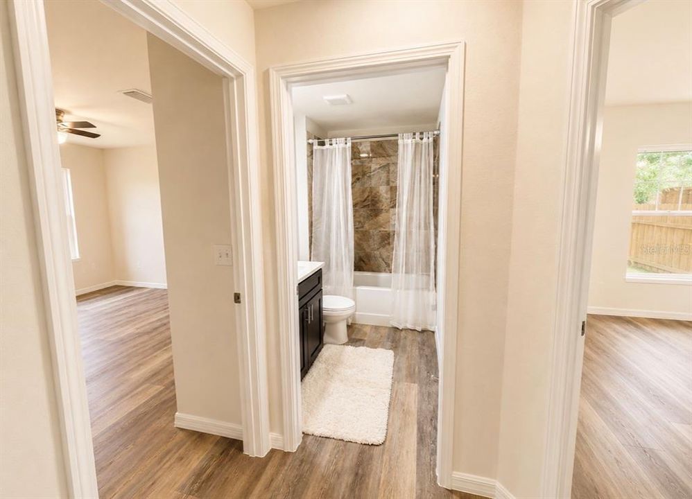 Activo con contrato: $259,900 (3 camas, 2 baños, 1349 Pies cuadrados)