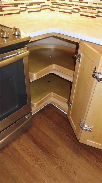 Под контрактом: $185,000 (2 спален, 2 ванн, 1400 Квадратных фут)
