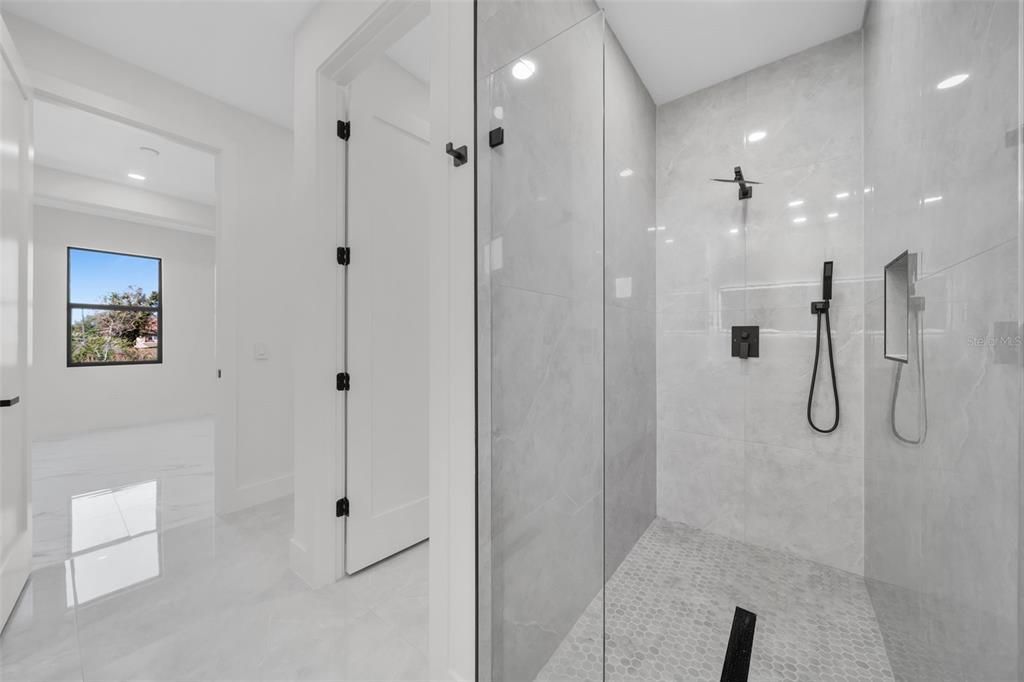 На продажу: $389,000 (3 спален, 3 ванн, 1621 Квадратных фут)