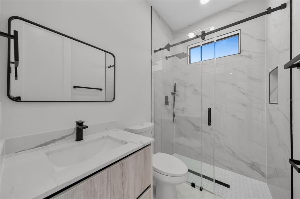 На продажу: $389,000 (3 спален, 3 ванн, 1621 Квадратных фут)