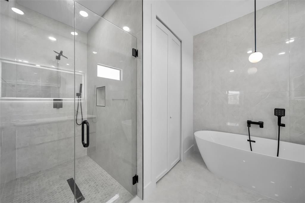 На продажу: $389,000 (3 спален, 3 ванн, 1621 Квадратных фут)