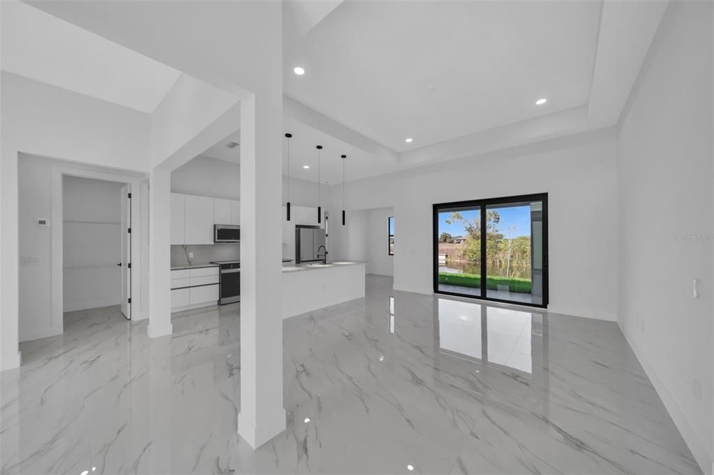 На продажу: $389,000 (3 спален, 3 ванн, 1621 Квадратных фут)