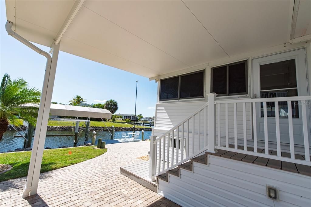 Active With Contract: $335,000 (3 beds, 2 baths, 1890 Square Feet)