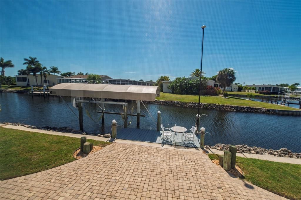 Active With Contract: $335,000 (3 beds, 2 baths, 1890 Square Feet)