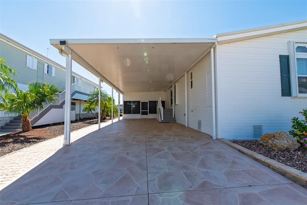 Active With Contract: $335,000 (3 beds, 2 baths, 1890 Square Feet)