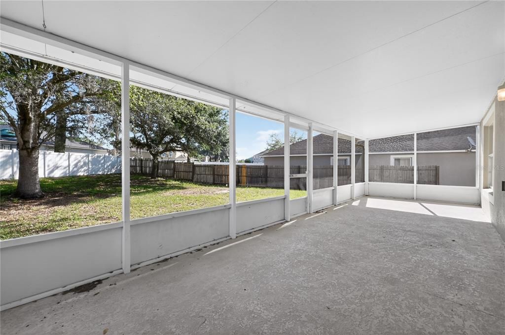 Activo con contrato: $344,900 (4 camas, 2 baños, 2512 Pies cuadrados)