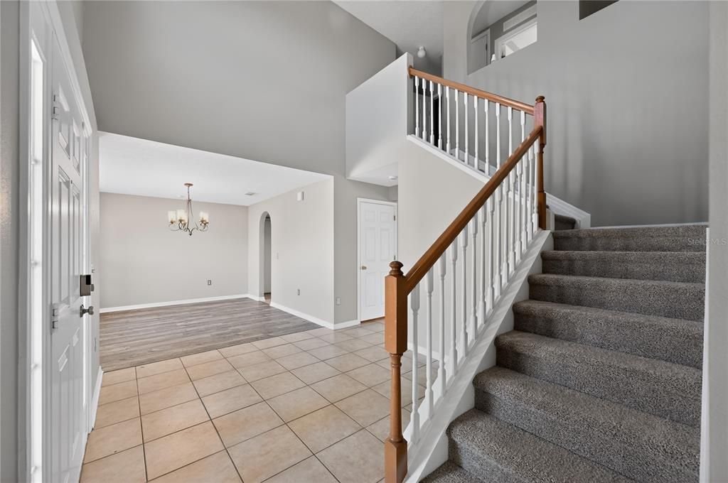 Activo con contrato: $344,900 (4 camas, 2 baños, 2512 Pies cuadrados)