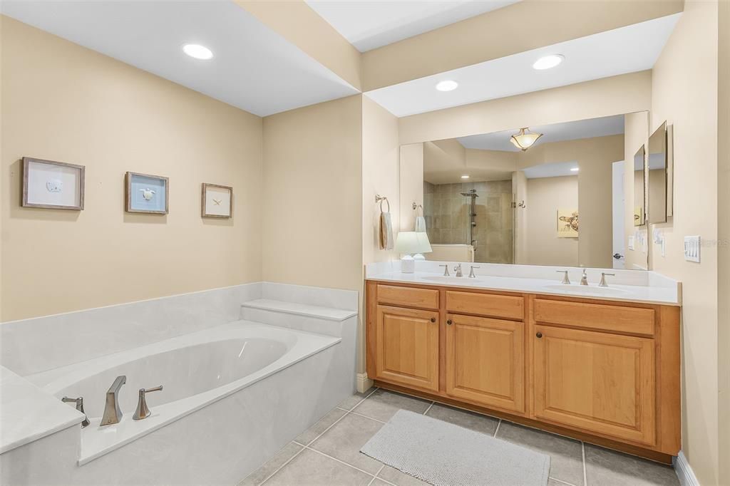 For Sale: $459,000 (3 beds, 2 baths, 1684 Square Feet)