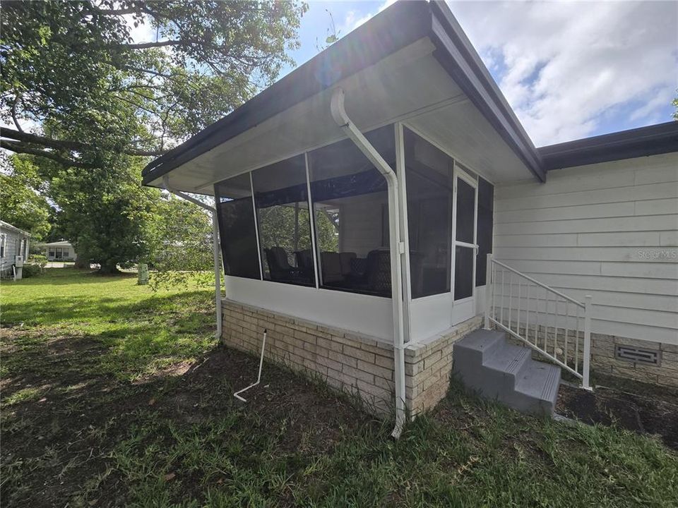 For Sale: $150,500 (2 beds, 2 baths, 1180 Square Feet)