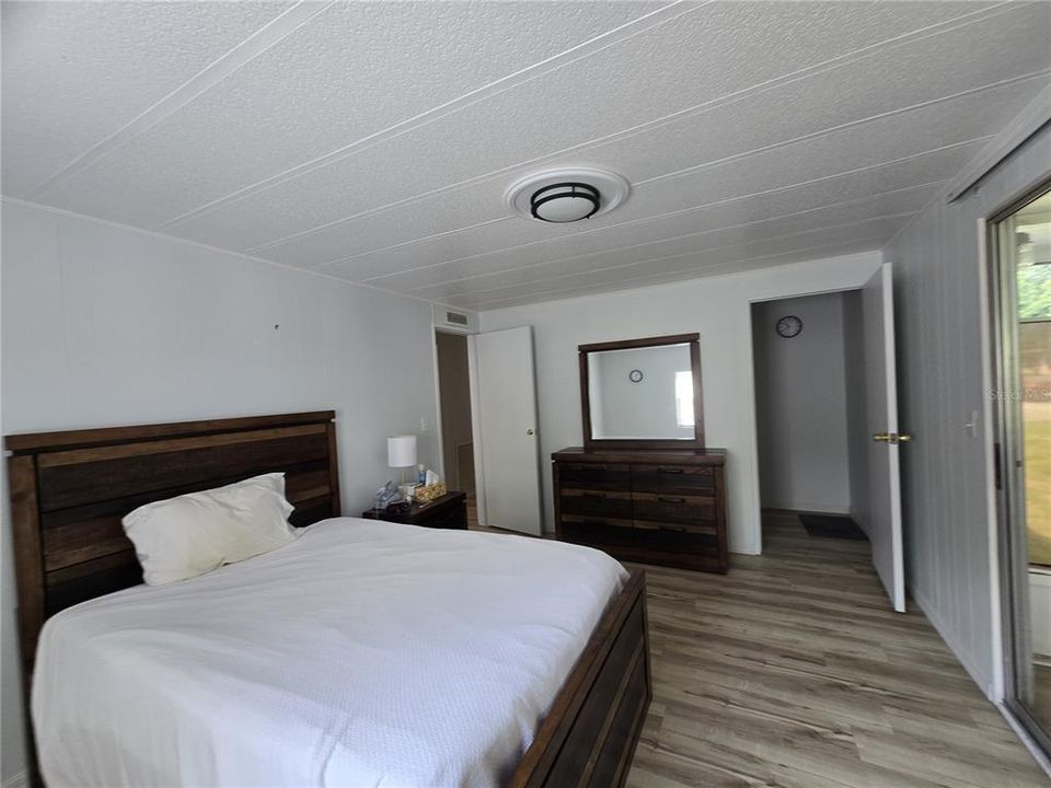 For Sale: $150,500 (2 beds, 2 baths, 1180 Square Feet)