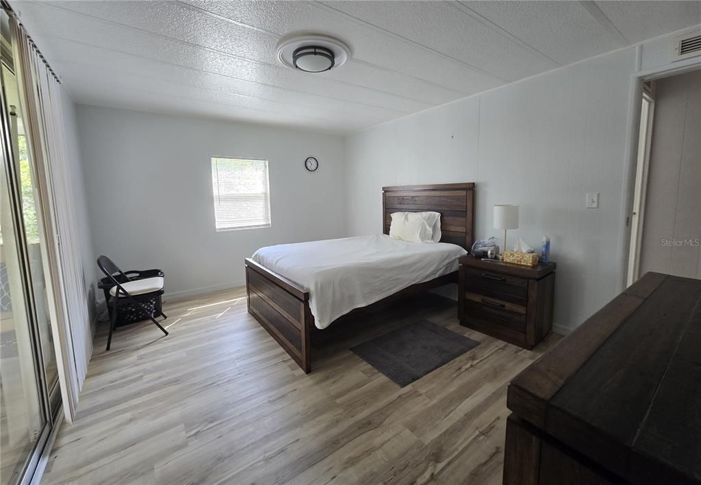 For Sale: $150,500 (2 beds, 2 baths, 1180 Square Feet)