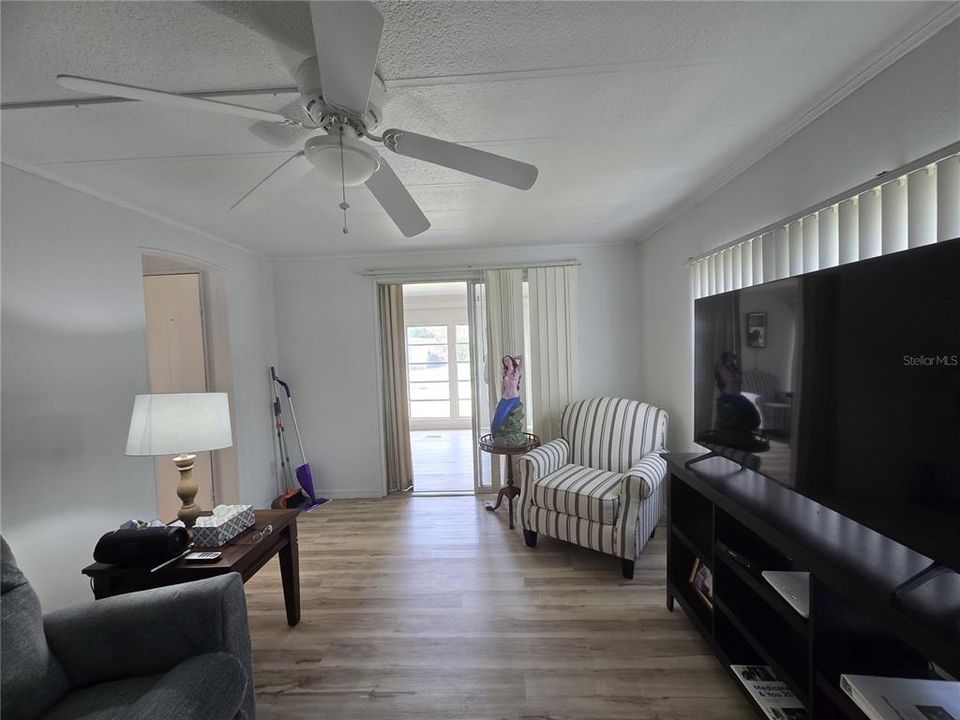 For Sale: $150,500 (2 beds, 2 baths, 1180 Square Feet)