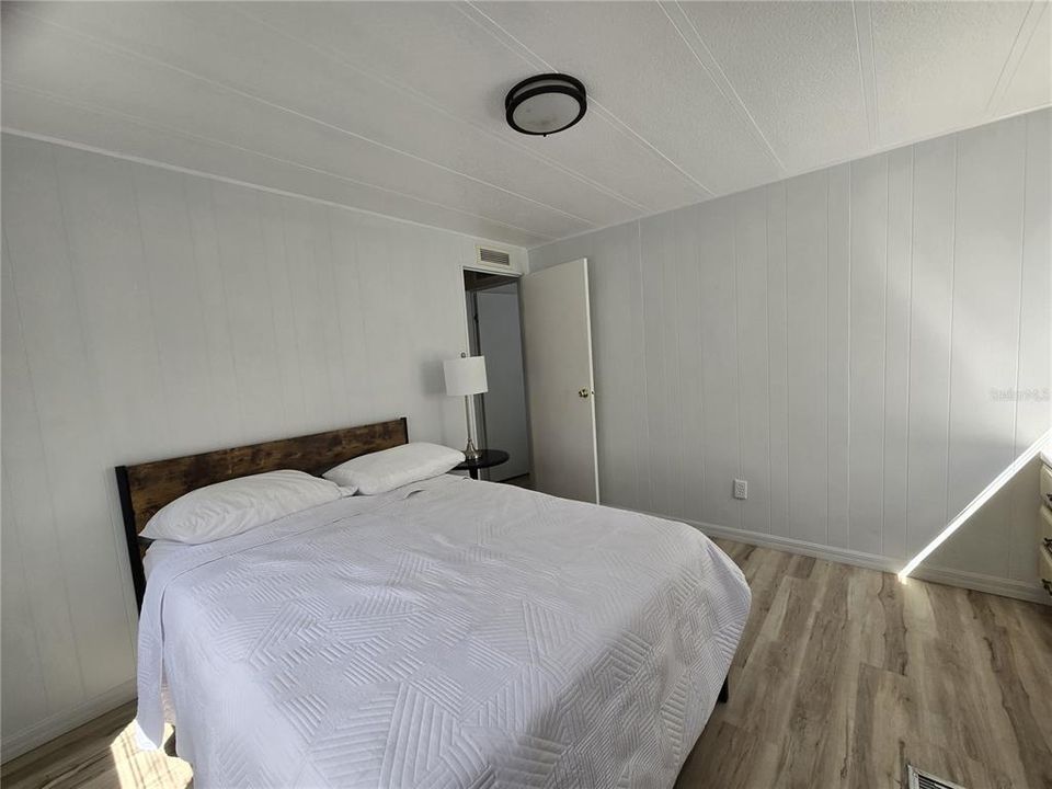 For Sale: $150,500 (2 beds, 2 baths, 1180 Square Feet)
